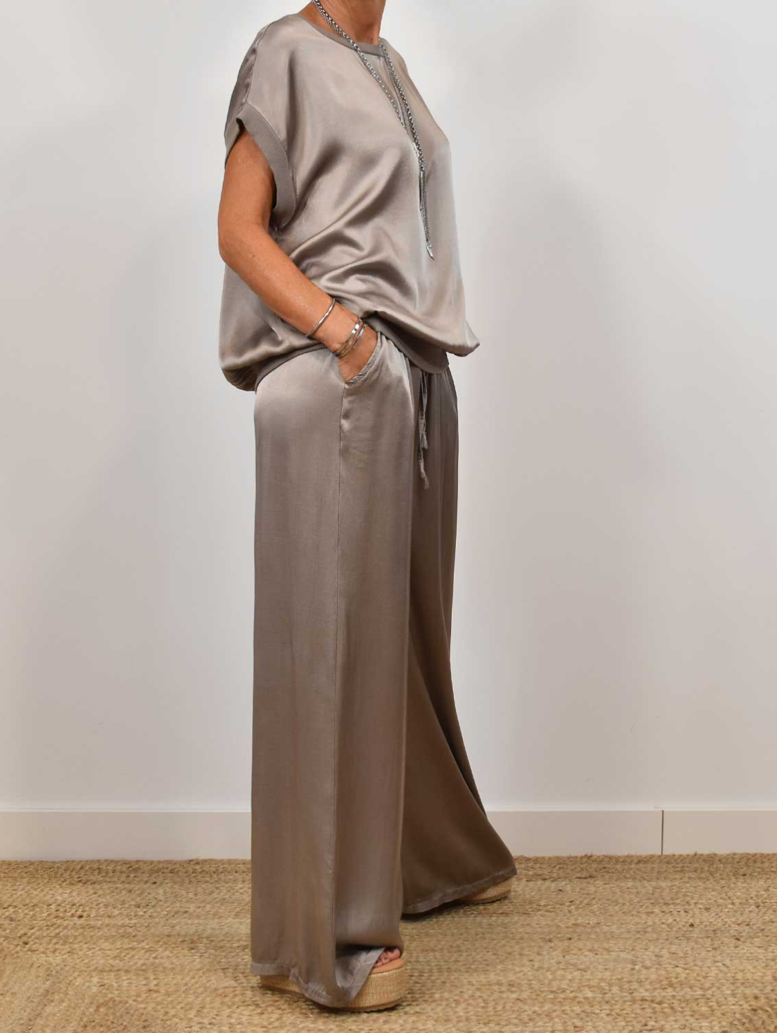 Avina – Refined Two-Piece Set
