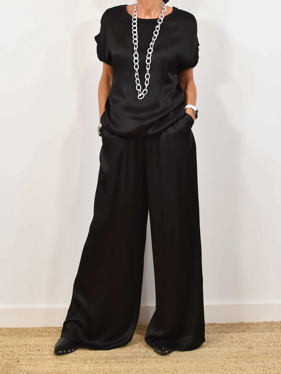 Avina – Refined Two-Piece Set