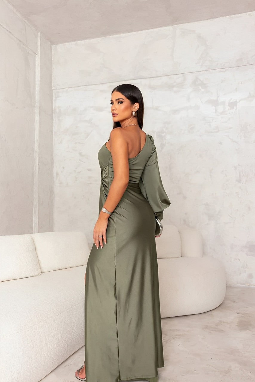 Celina – Elegant Flowing Maxi Dress