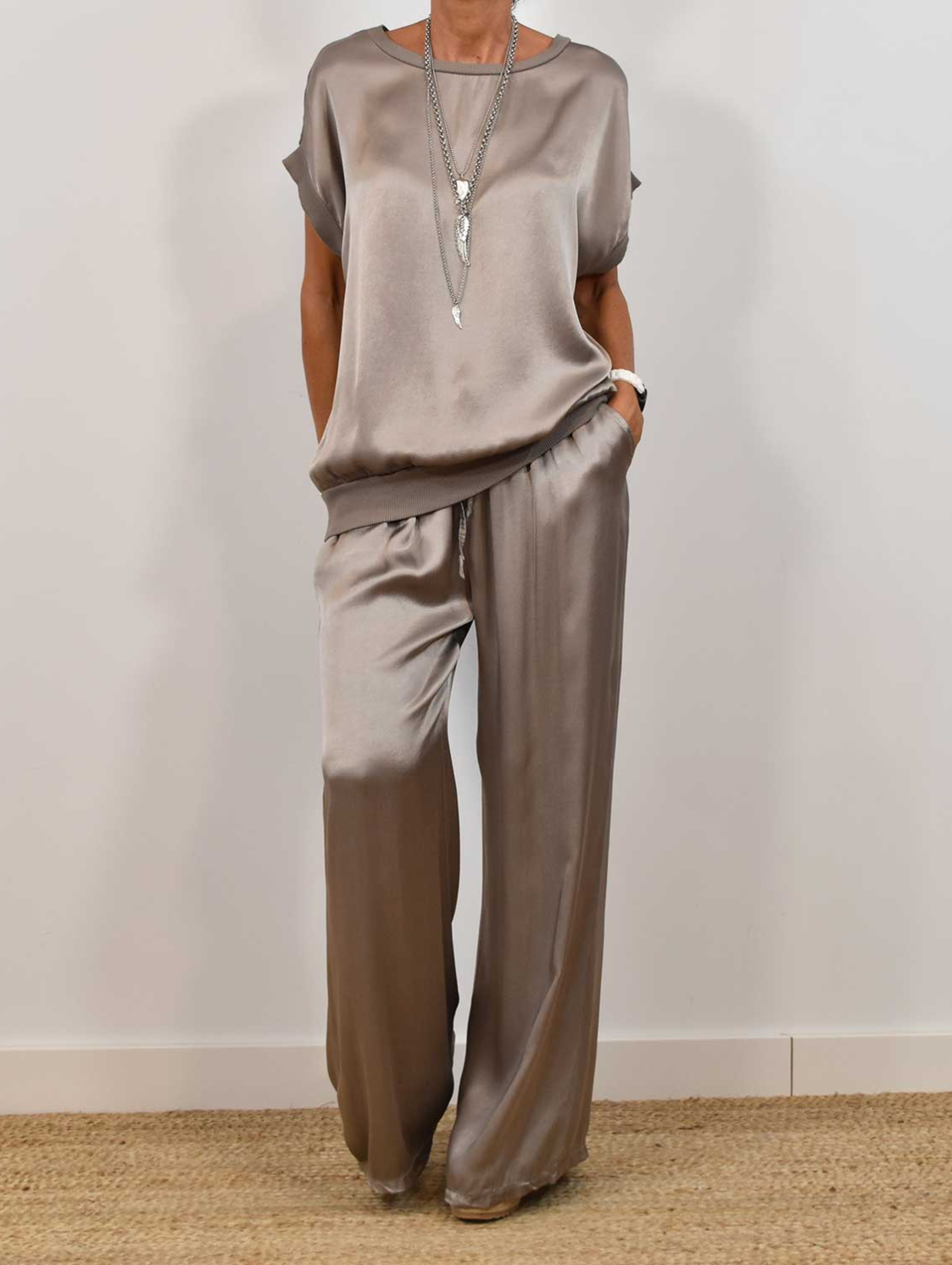 Avina – Refined Two-Piece Set